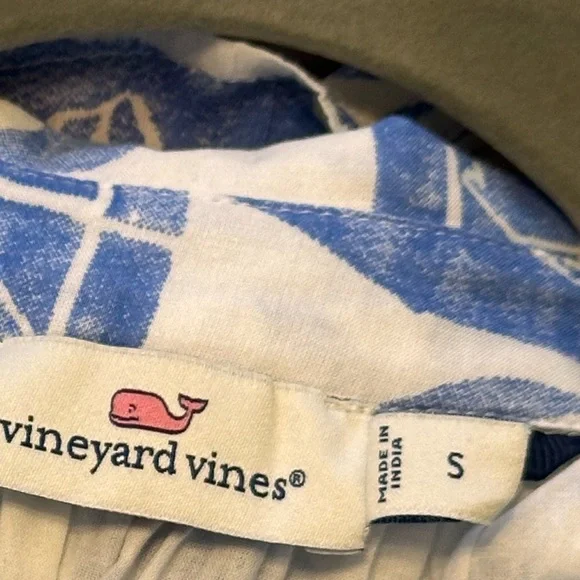 $8 SALE! VINEYARD VINES: Dress, Small - Picture 4 of 6